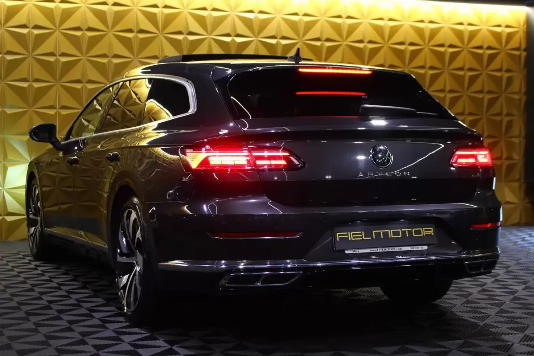 Volkswagen Arteon 2021 - 25400 EUR, 209040 km - AUTO.MOTO.pt - 209040km - foto 14 de 40