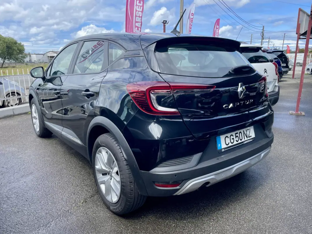 Renault Captur 2020 - 15750 EUR, 92616 km - AUTO.MOTO.pt - 92616km - foto 9 de 27