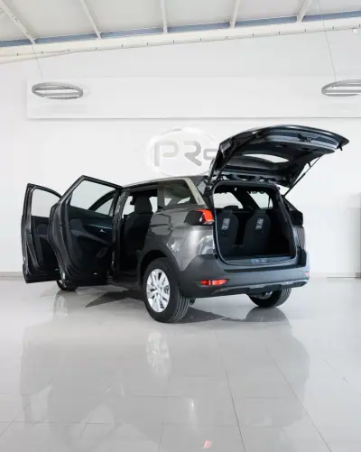 Peugeot 5008 2023 — photo 6 of 36