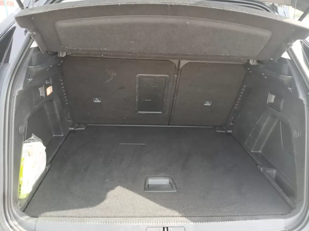 Peugeot 3008 2018 - 13450 EUR, 136692 km - AUTO.MOTO.pt - 136692km - foto 25 de 25