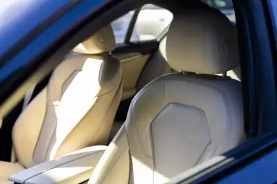 BMW 530e 2019 - 26850 EUR, 181810 km - AUTO.MOTO.pt - 181810km - foto 31 de 47