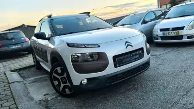 Citroën C4 Cactus 2014 - 11800 EUR, 141000 km - AUTO.MOTO.pt - 141000km - foto 17 de 18