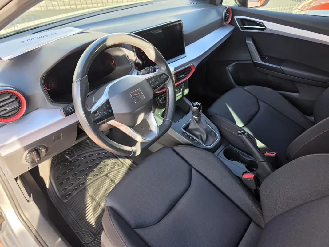 SEAT Ibiza 2023 - 17500 EUR, 67650 km - AUTO.MOTO.pt - 67650km - foto 3 de 6