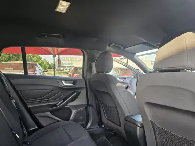 Ford Focus SW 2019 - 13800 EUR, 115000 km - AUTO.MOTO.pt - 115000km - foto 21 de 54