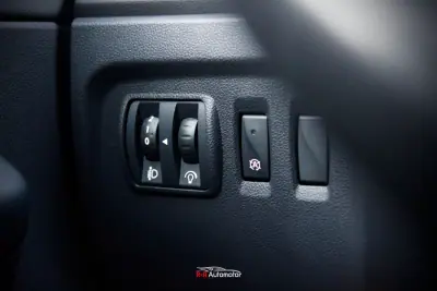 Renault Captur 2019 - 14800 EUR, 98000 km - AUTO.MOTO.pt - 98000km - foto 24 de 27