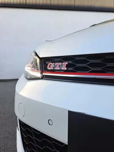 Volkswagen Golf 2019 - 28900 EUR, 108000 km - AUTO.MOTO.pt - 108000km - foto 22 de 32