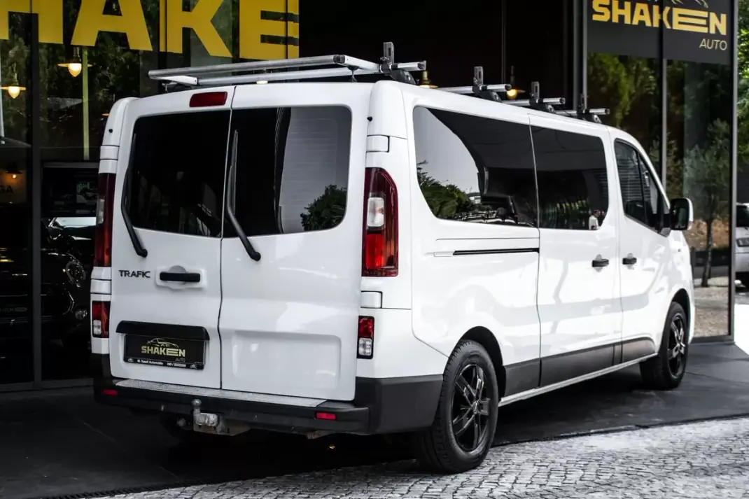 Renault Trafic 2020 - 28990 EUR, 126359 km - AUTO.MOTO.pt - 126359km - foto 4 de 41