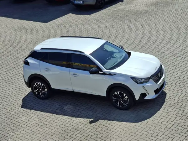 Peugeot 2008 2022 - 16750 EUR, 42500 km - AUTO.MOTO.pt - 42500km - foto 13 de 28