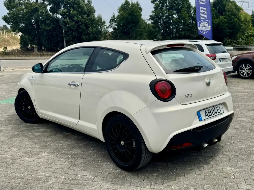 Alfa Romeo MiTo 2011 - 8990 EUR, 178000 km - 178000km - foto 2 de 11