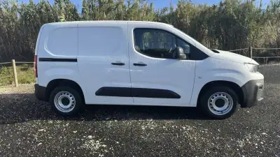 Peugeot Partner 1.6 BluHdi Pro 2019 - 12490 EUR, 144000 km - AUTO.MOTO.pt - 144000km - foto 4 de 19