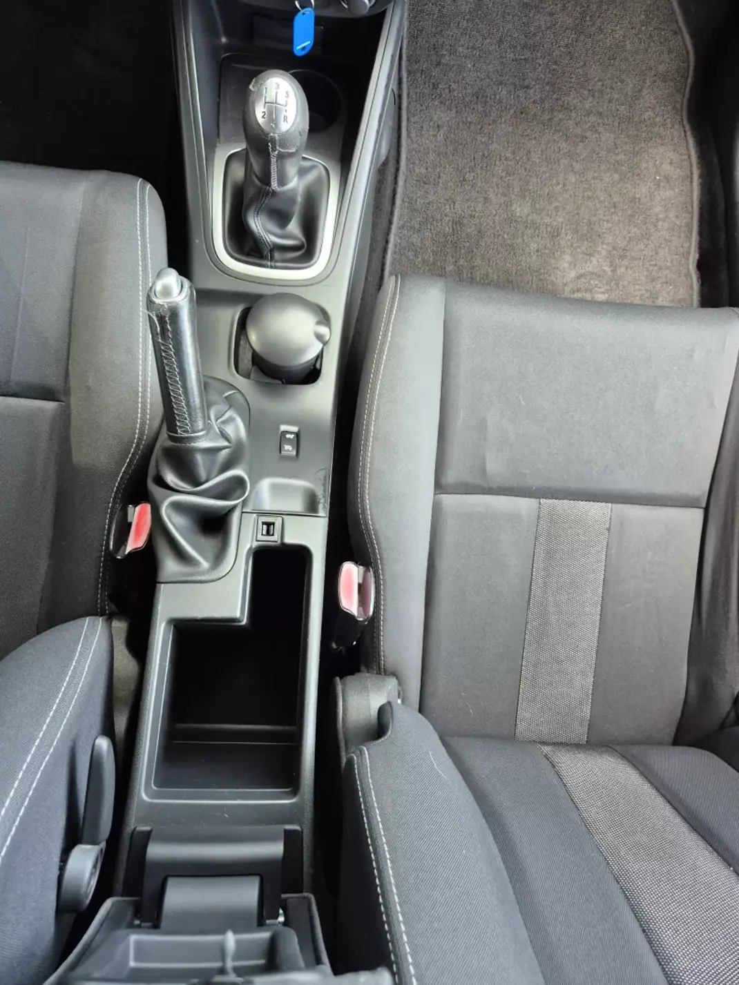 Renault Mégane 2010 - 9950 EUR, 148000 km - AUTO.MOTO.pt - 148000km - foto 24 de 26