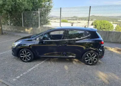 Renault Clio 2019 - 11990 EUR, 89000 km - AUTO.MOTO.pt - 89000km - foto 3 de 12