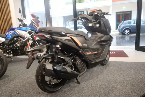 2025 - 2990 EUR, 1 km - AUTO.MOTO.pt - 1km - foto 3 de 12