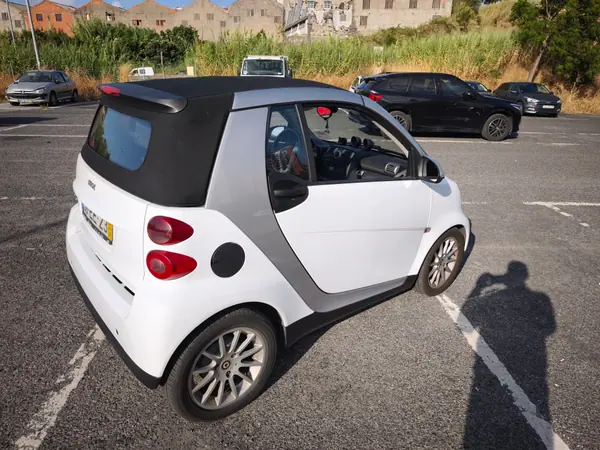Smart Fortwo Cabrio 2007 - 6000 EUR, 106500 km - AUTO.MOTO.pt - 106500km - foto 4 de 10