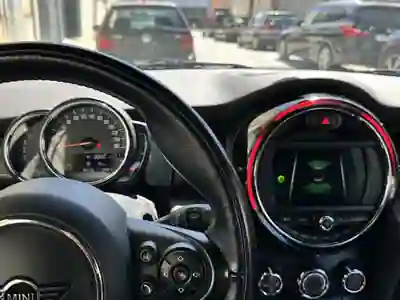 MINI Cooper 2018 - 18500 EUR, 48000 km - AUTO.MOTO.pt - 48000km - foto 14 de 28