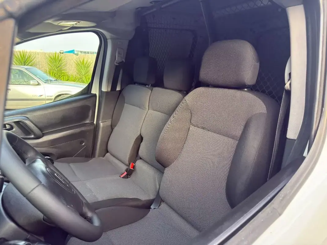 Citroën BERLINGO 1.6hdi 3L AUTOMATICA 2017 - 9950 EUR, 219000 km - AUTO.MOTO.pt - 219000km - foto 21 de 23