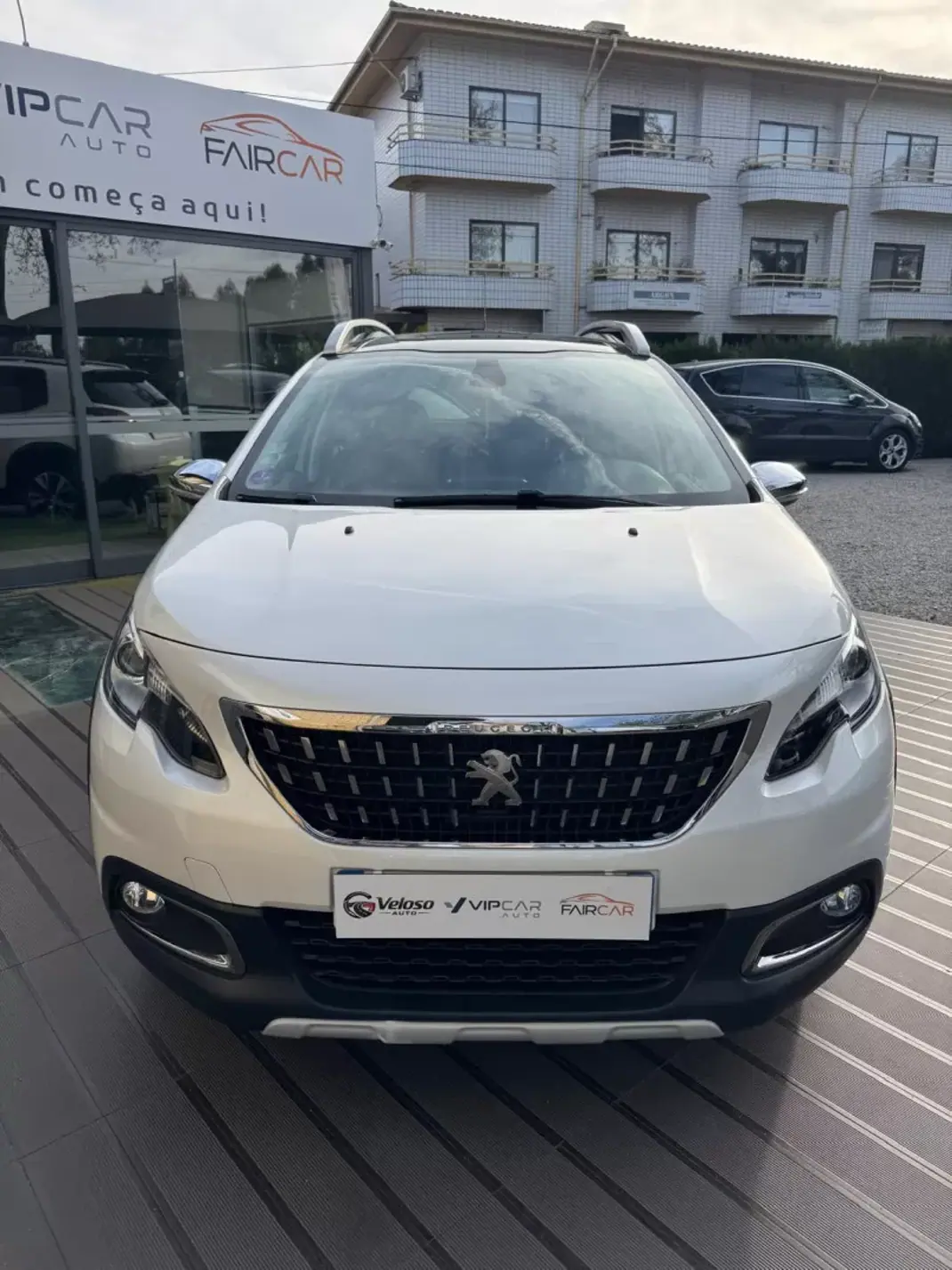 Peugeot 2008 2018 - 13900 EUR, 106900 km - AUTO.MOTO.pt - 106900km - foto 2 de 15