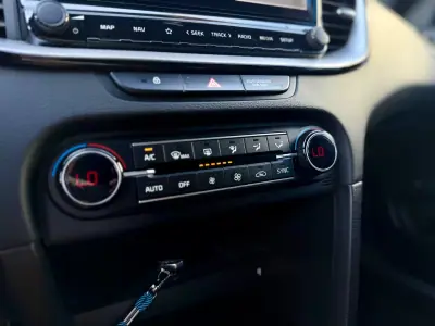 Kia ProCeed 2022 - 18950 EUR, 98000 km - 98000km - foto 24 de 26
