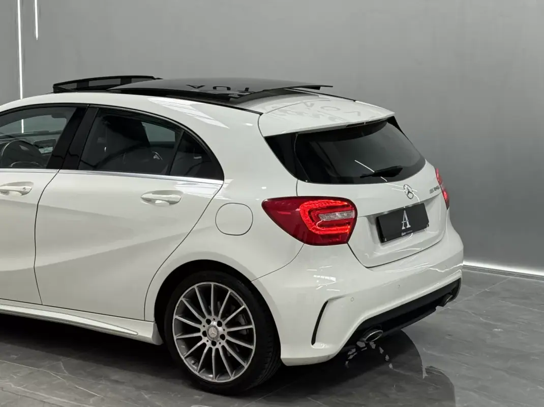 Mercedes-Benz A 180 2015 - 18990 EUR, 117000 km - AUTO.MOTO.pt - 117000km - foto 16 de 36