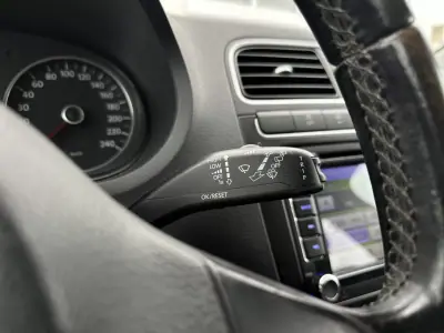 Volkswagen Polo 2010 - 7490 EUR, 151000 km - AUTO.MOTO.pt - 151000km - foto 29 de 30