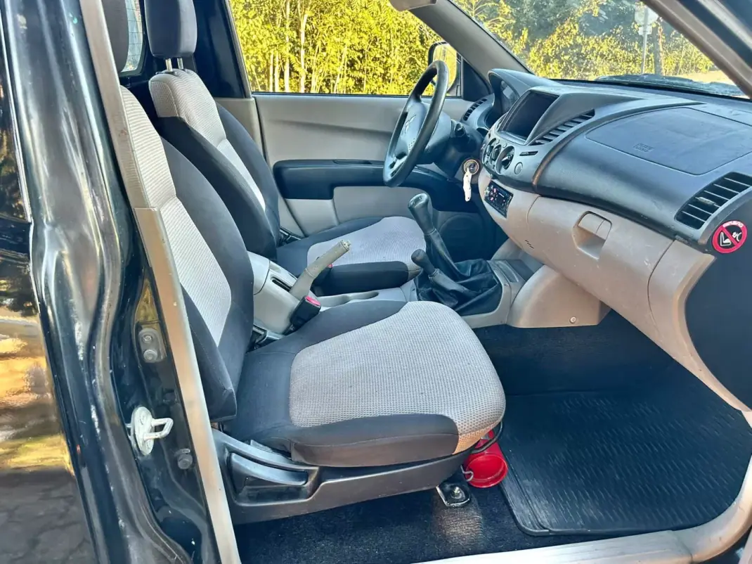 Mitsubishi L200 2006 - 22140 EUR, 125000 km - 125000km - foto 8 de 9