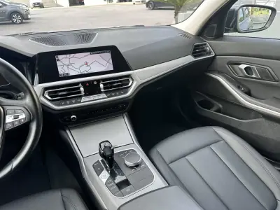 BMW 318 2021 - 27000 EUR, 180000 km - AUTO.MOTO.pt - 180000km - foto 28 de 50
