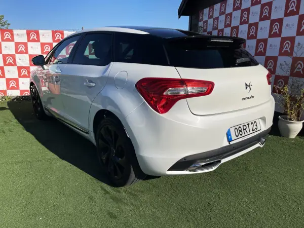 Citroën DS5 2013 - 8490 EUR, 255050 km - AUTO.MOTO.pt - 255050km - foto 4 de 20