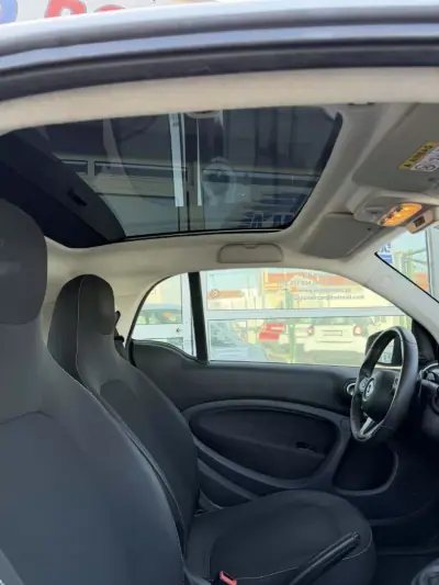 Smart ForTwo Coupé 2015 - 11480 EUR, 60000 km - AUTO.MOTO.pt - 60000km - foto 2 de 4