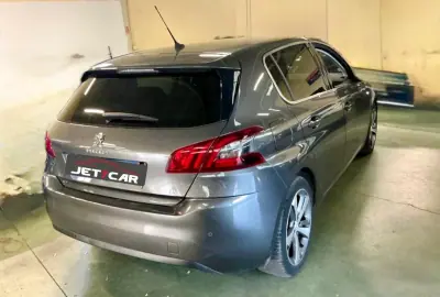 Peugeot 308 2019 - 14490 EUR, 99236 km - AUTO.MOTO.pt - 99236km - foto 2 de 6