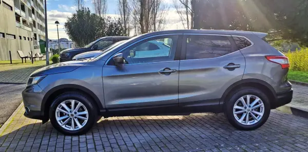 Nissan Qashqai 2014 - 12950 EUR, 150000 km - AUTO.MOTO.pt - 150000km - foto 4 de 25