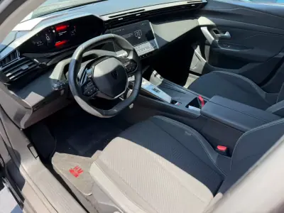 Peugeot 308 SW 2022 - 14900 EUR, 130000 km - AUTO.MOTO.pt - 130000km - foto 4 de 10