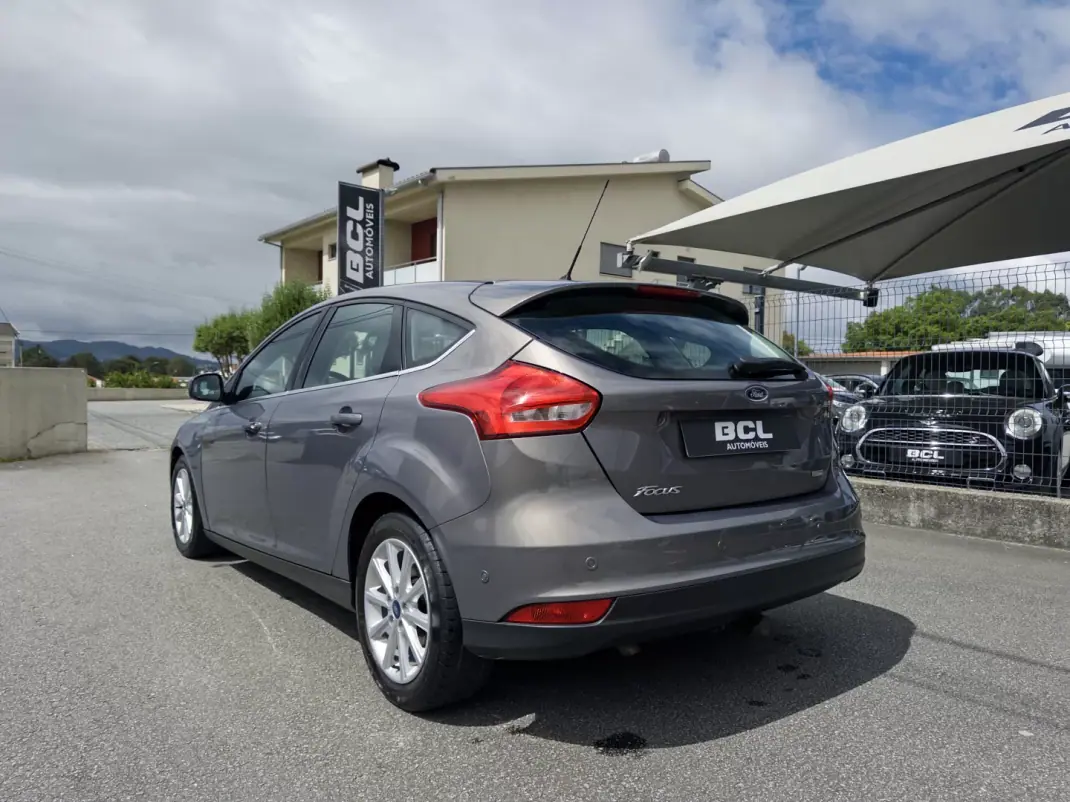 Ford Focus 2016 - 9990 EUR, 103000 km - AUTO.MOTO.pt - 103000km - foto 5 de 42
