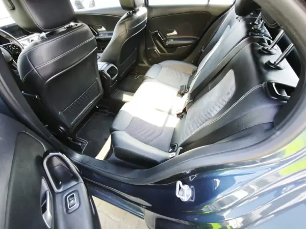Mercedes-Benz A 180 2019 - 22900 EUR, 111500 km - AUTO.MOTO.pt - 111500km - foto 11 de 14