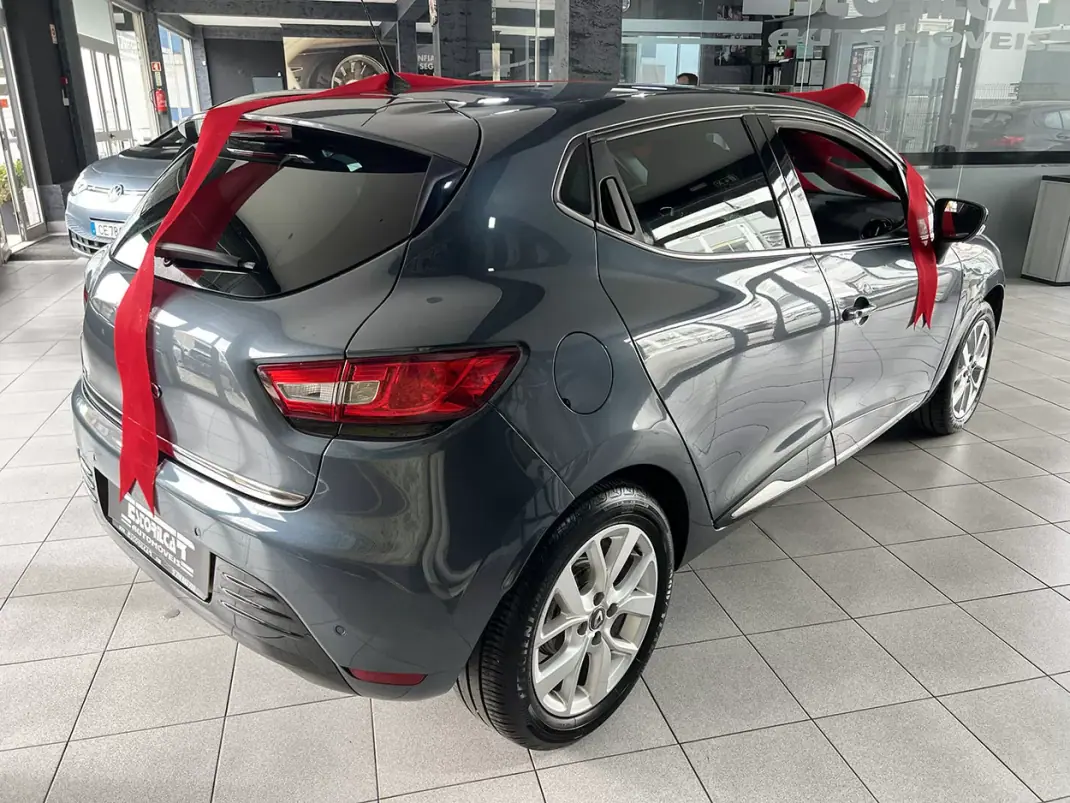 Renault Clio 2019 - 10800 EUR, 122674 km - AUTO.MOTO.pt - 122674km - foto 4 de 22
