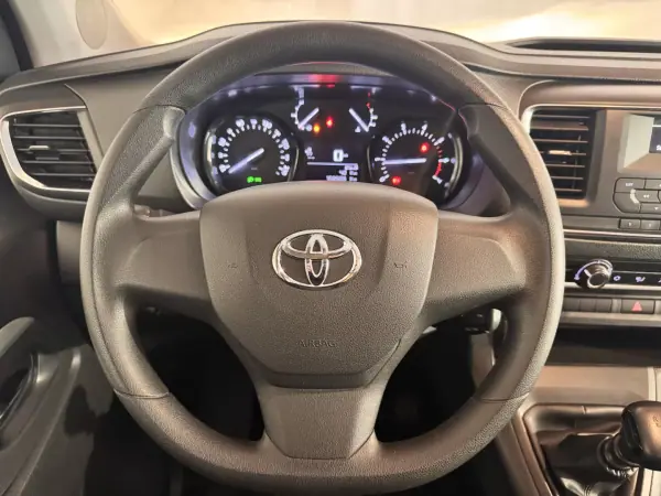 Toyota Proace Verso 2020 - 28900 EUR, 168506 km - AUTO.MOTO.pt - 168506km - foto 10 de 20