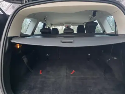 Renault Grand Scénic 2017 - 12750 EUR, 320000 km - AUTO.MOTO.pt - 320000km - foto 26 de 40