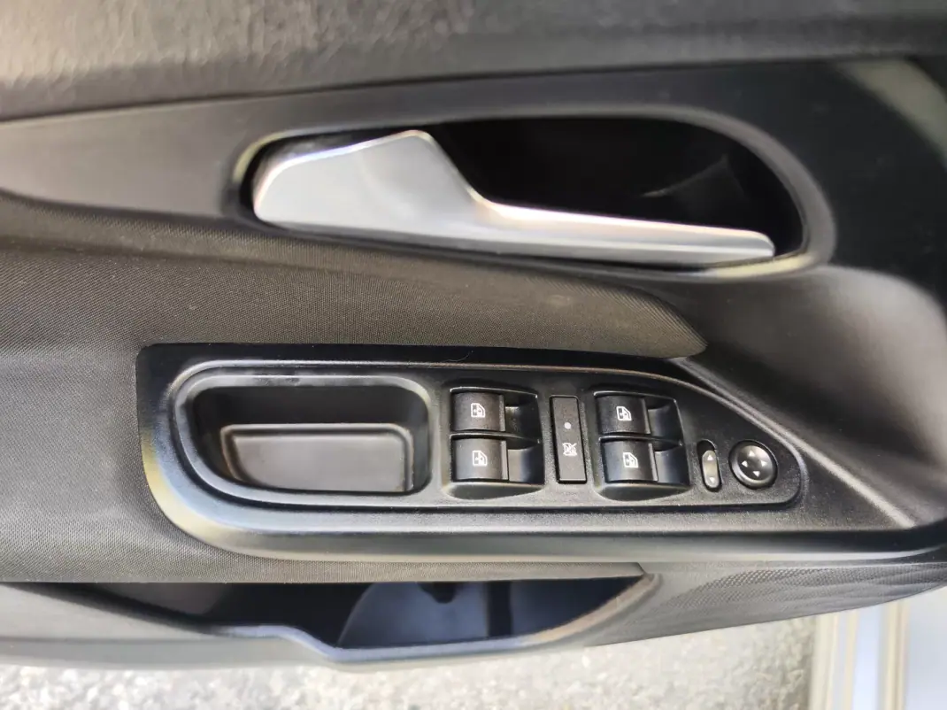 Fiat Tipo Station Wagon 2019 - 10780 EUR, 103800 km - AUTO.MOTO.pt - 103800km - foto 26 de 38