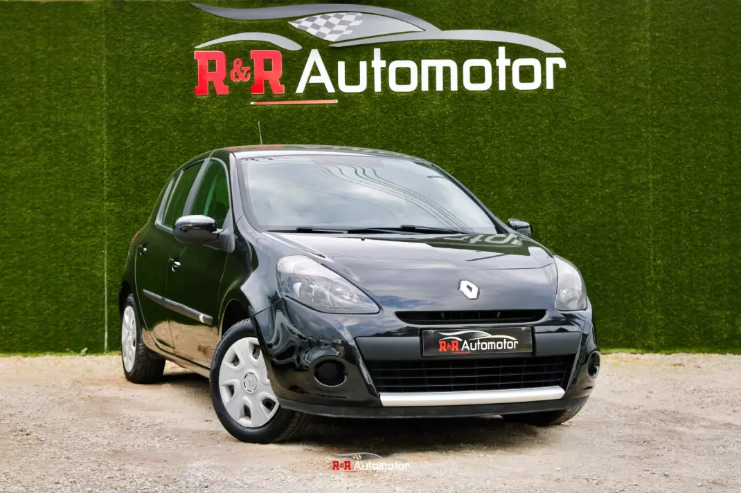 Renault Clio 2009 - 5750 EUR, 197000 km - AUTO.MOTO.pt - 197000km - foto 1 de 16
