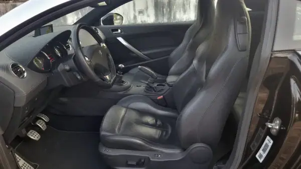 Peugeot RCZ 2011 - 12500 EUR, 94000 km - AUTO.MOTO.pt - 94000km - foto 5 de 19