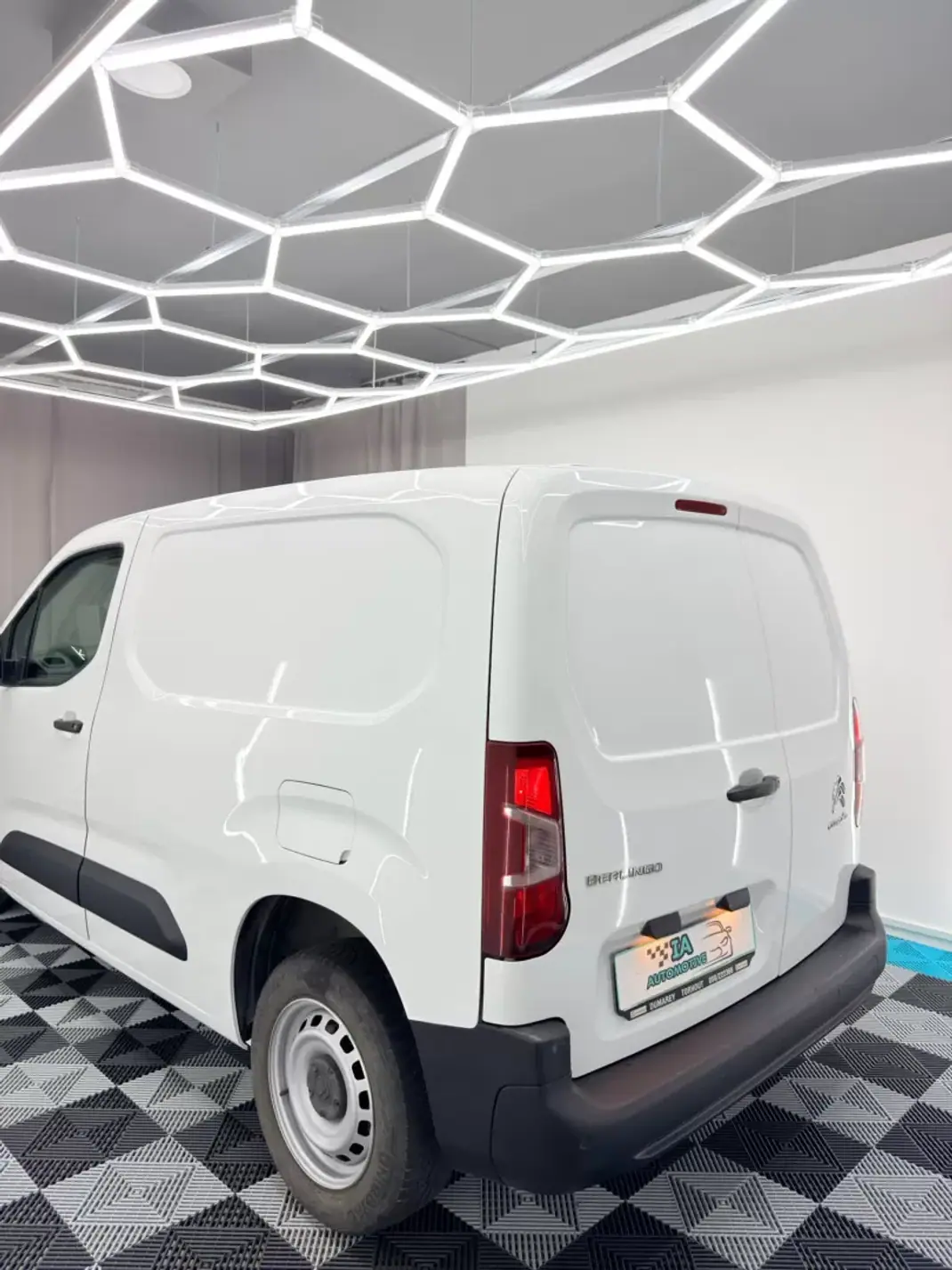Citroën Berlingo 2019 - 11000 EUR, 128000 km - 128000km - foto 6 de 17