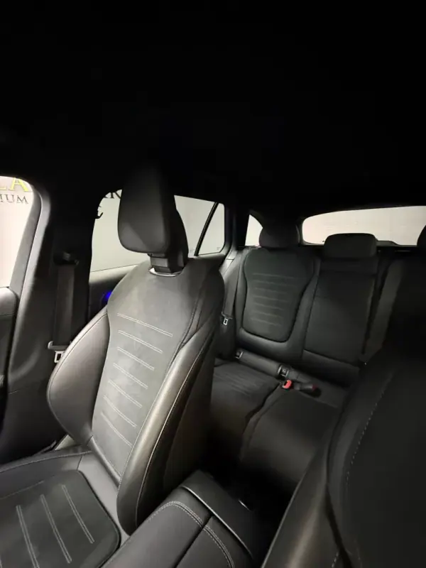 Mercedes-Benz C 300e 2023 - 43500 EUR, 35100 km - AUTO.MOTO.pt - 35100km - foto 14 de 18