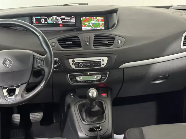 Renault Grand Scénic 2014 - 7990 EUR, 308370 km - AUTO.MOTO.pt - 308370km - foto 19 de 20