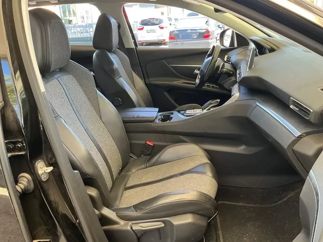 Peugeot 3008 2018 - 15450 EUR, 169269 km - 169269km - foto 6 de 14