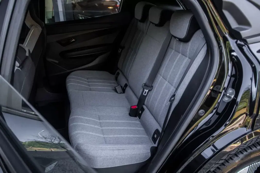 Renault Mégane E-Tech 2023 - 25680 EUR, 41627 km - AUTO.MOTO.pt - 41627km - foto 29 de 41