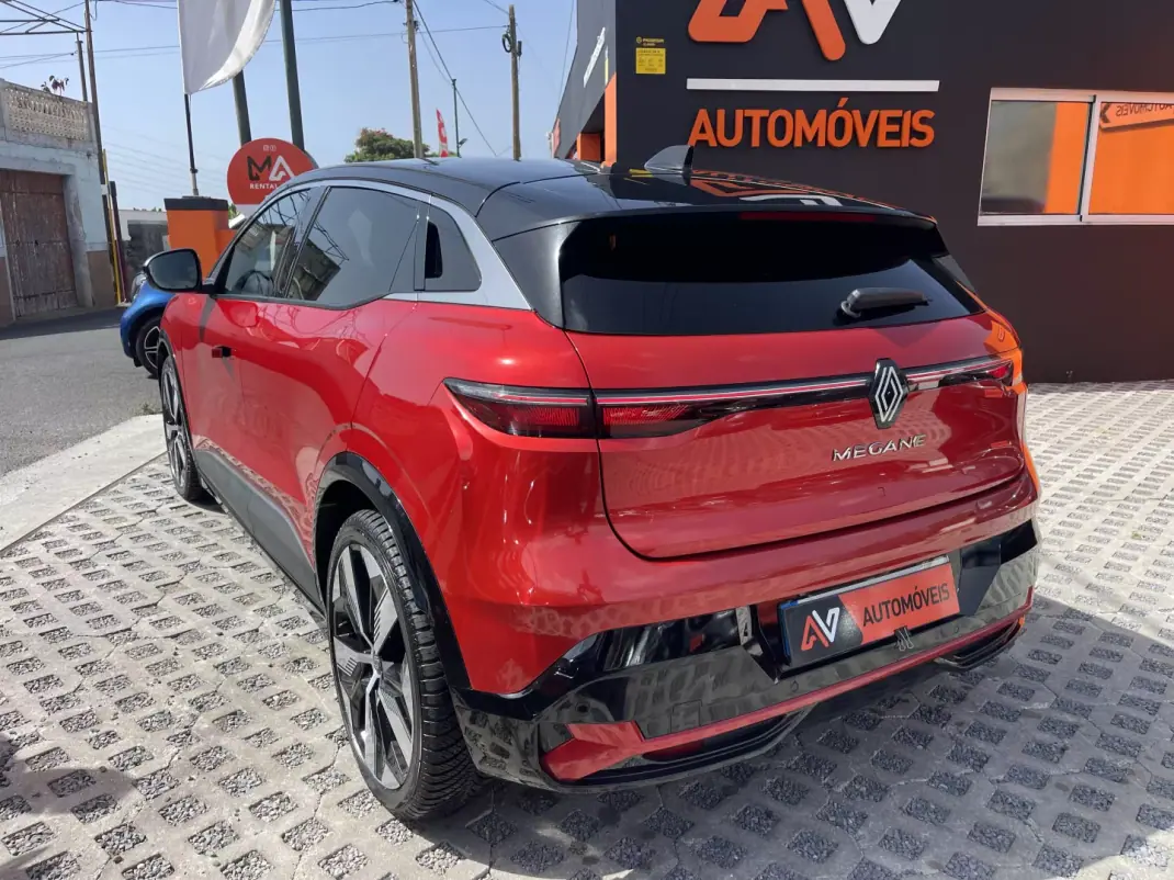 Renault Mégane E-Tech 2023 - 26950 EUR, 30221 km - 30221km - foto 5 de 11