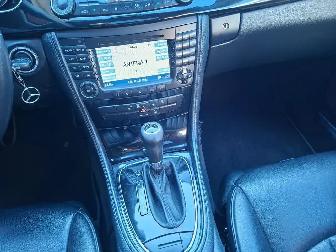 Mercedes-Benz CLS 320 2006 - 14900 EUR, 299952 km - 299952km - foto 32 de 38