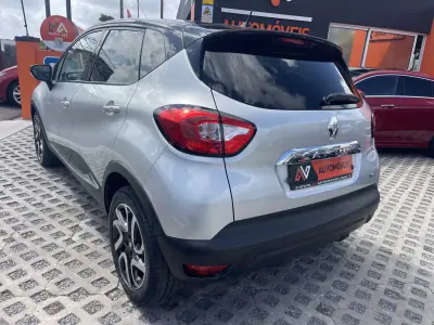 Renault Captur 2015 - 11950 EUR, 87236 km - foto 5 de 12