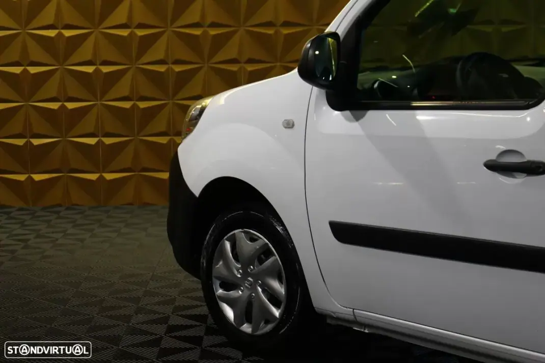 Renault KANGOO IVA DEDUTIVEL 2019 - 9450 EUR, 190000 km - AUTO.MOTO.pt - 190000km - foto 2 de 24