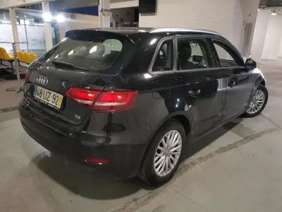 Audi A3 Sportback 2018 - 15650 EUR, 163117 km - 163117km - foto 4 de 13