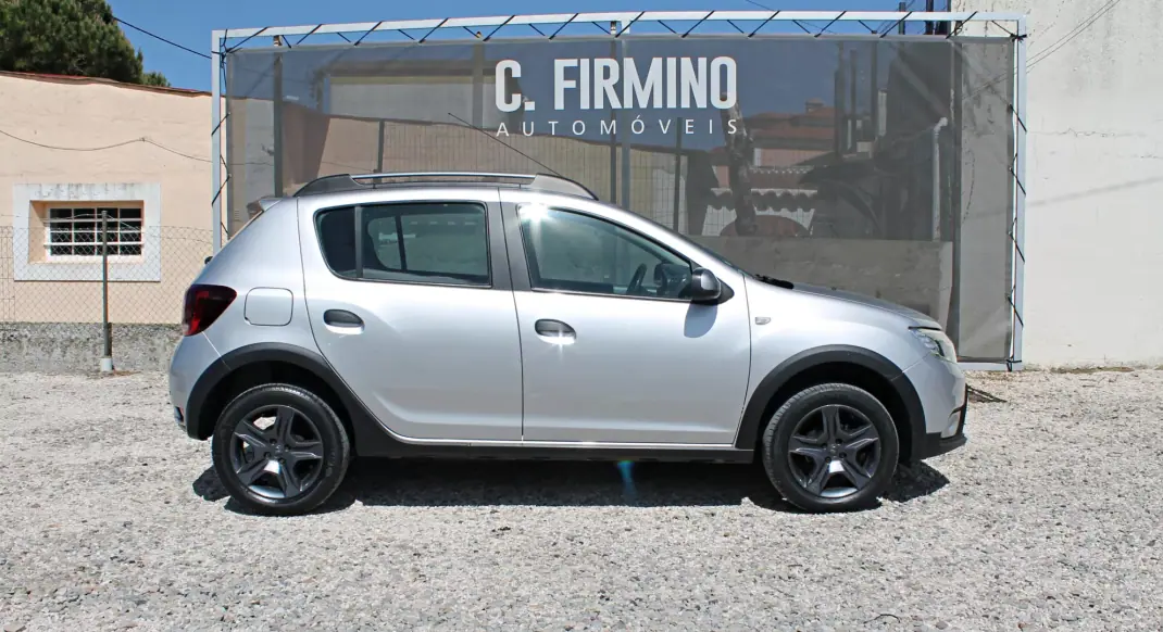 Dacia Sandero 2018 - 10400 EUR, 35110 km - AUTO.MOTO.pt - 35110km - foto 4 de 24